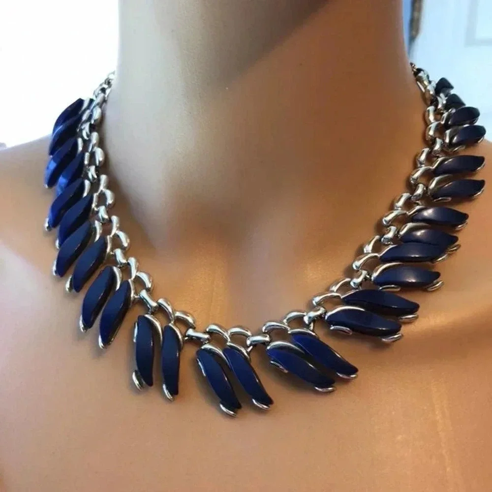 Beautiful Turquoise Stones Matching Set Necklace and Bracelet